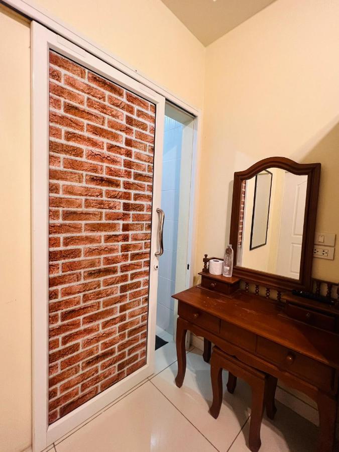 Aekkalukthai Hostel ระยอง ภายนอก รูปภาพ